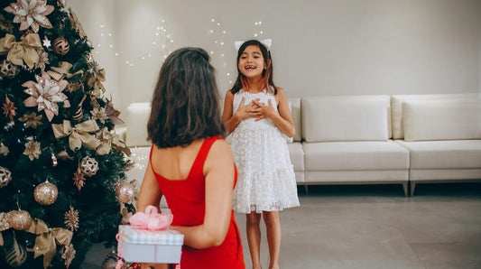 Meaningful Necklace Gifts for Mom