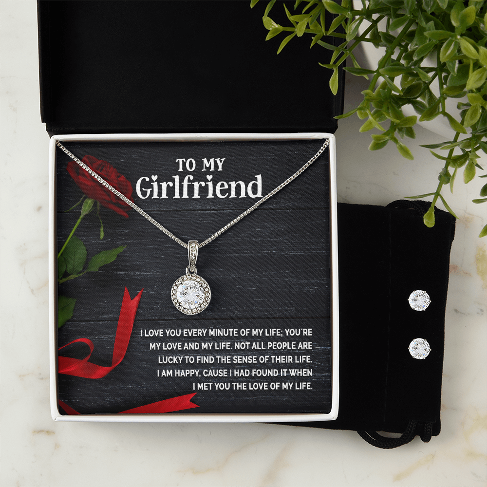 Memorable gift for my girlfriend - Gift Junction 